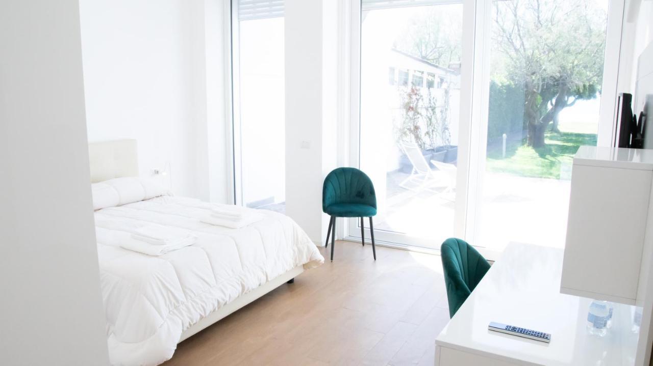 Villa degli Squali Suite Home Terracina Esterno foto